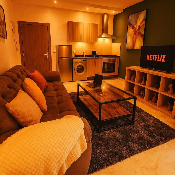 Cozy & Bright, Free Parking, Tram