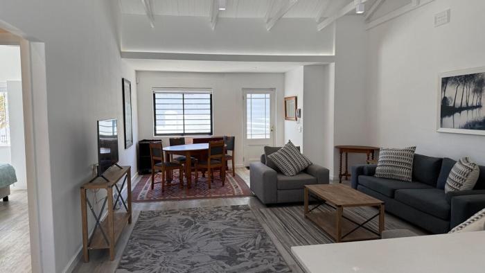 Sea Point - 6 Sleeper Coastal Cottage