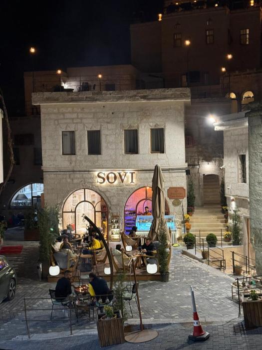 Sun Point Cave House