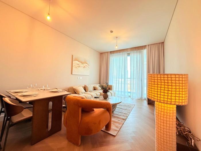 Center to Burj Khalifa I Brand New I High End