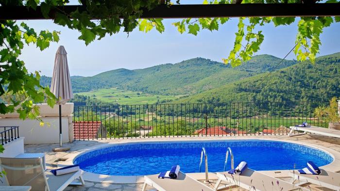 Villa SMOQUIZZA by Villas Guide