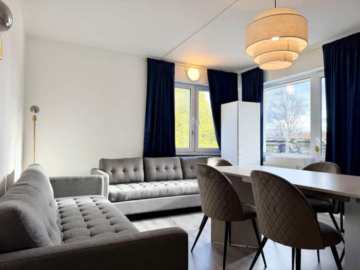 Workers Apartment - 3 BR - 7 Beds - TV in each room - Parking