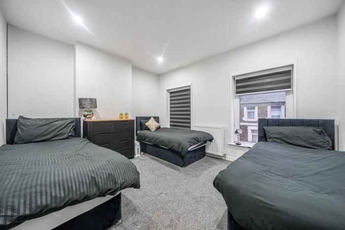 Central Cardiff townhouse for groups