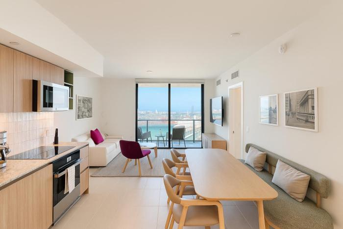 Luxury 3BR Apt with Epic Biscayne Bay Views