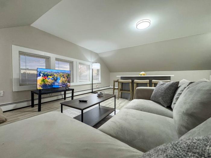 Lebanon NH Mins to DHMC-Hospitals- Hartford VT