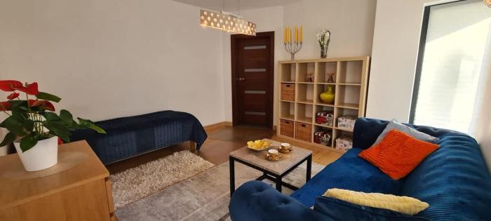 2 BR Home - 2 Beds - Parking - Great for Workers