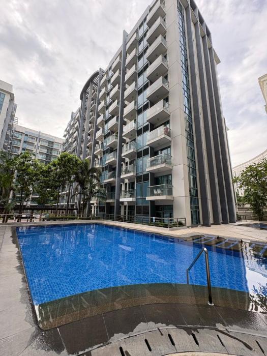 Warm & Minimalist 1BR at Two Palm, Newport, T3