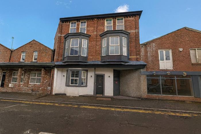 Large 6 Bed Southport Coastal Retreat with Sauna