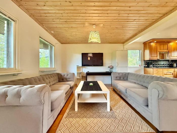 Wokers Apartment - 6 BR - 12 Beds - Parking