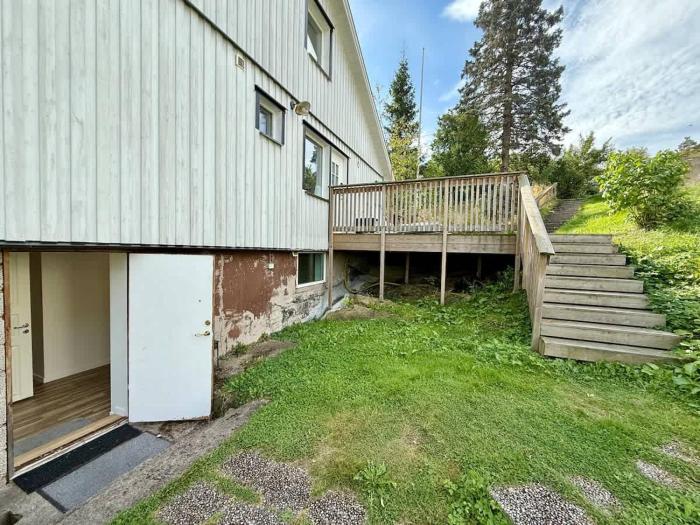 Workers Apartment -3 BR - 6 Beds - Free Parking