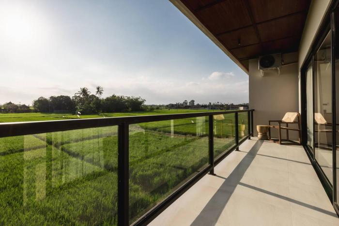 PALM FOUR - Curated Residences 3