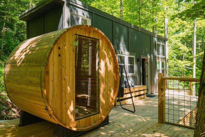 Whisper Woods - Rent Out 5 tiny houses, Perfect for group trips!