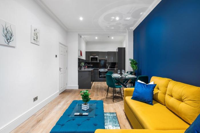 Seaside City Retreat – Modern 2-Bed