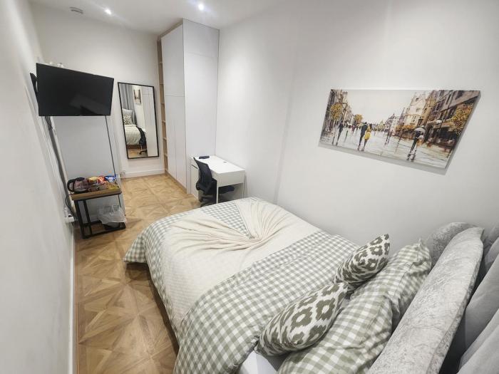 Deluxe Double Room with Private Bathroom and Garden