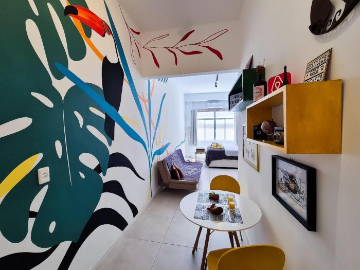 Studio com localização privilegiada em Copacabana.