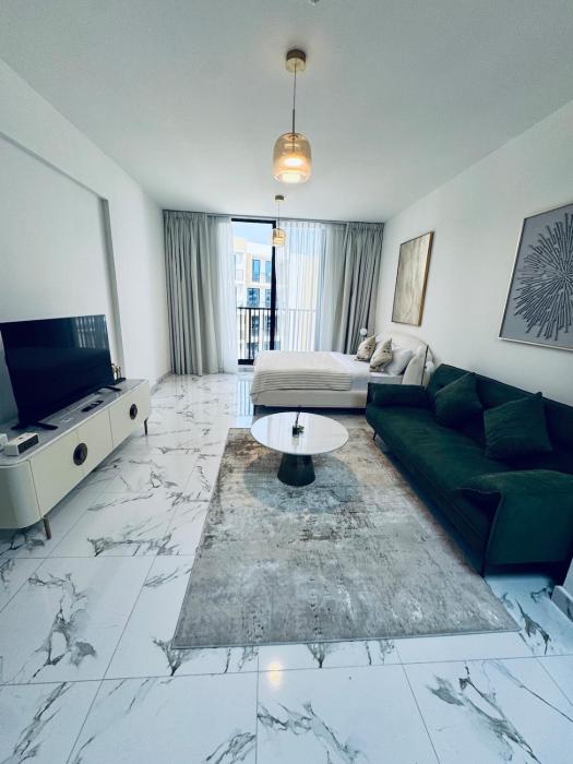 Huge Stunning Studio Private Beach Access