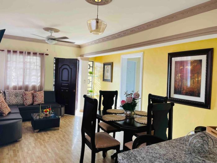 Apt 2 Bedrooms a Pasos del Malecon y la Playa