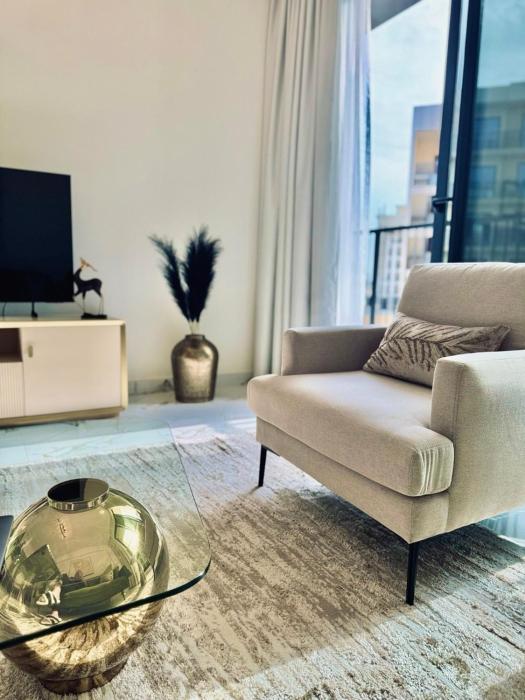 Luxurious 1BR Apartment with Private Beach