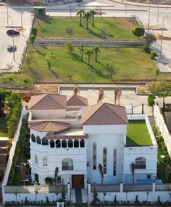 Winter Palace Malek Hotel