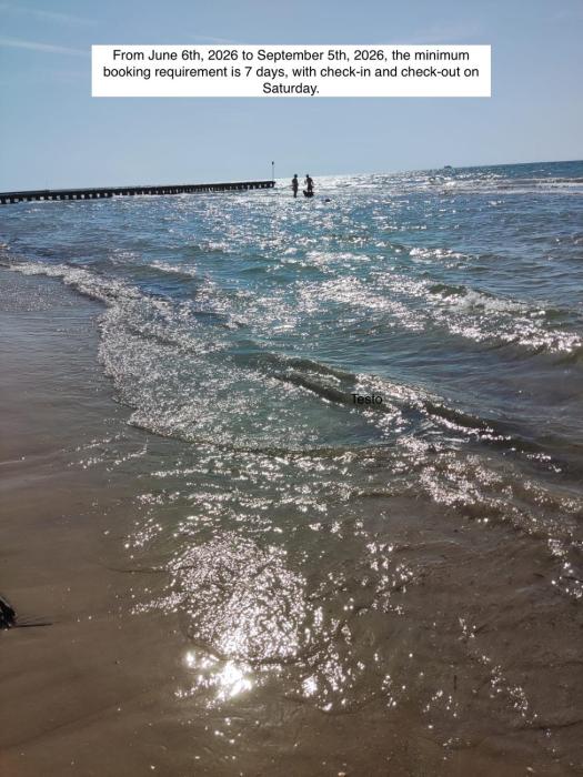 APPARTAMENTO ROSSO - OVER THE RAINBOW APARTMENTS - LIDO di JESOLO -check in and check out on Saturday