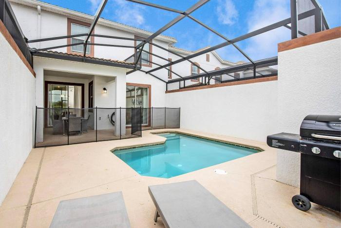 4BR Pool Home in Champions Gate Near Disney