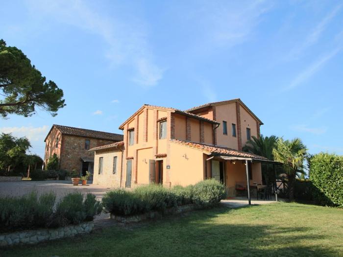 Apartment near Lake Trasimeno with Pool
