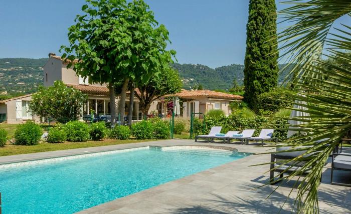 Family Villa With Pool Near Cannes