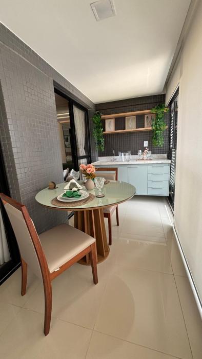 Charmoso apto com varanda próximo a Barra