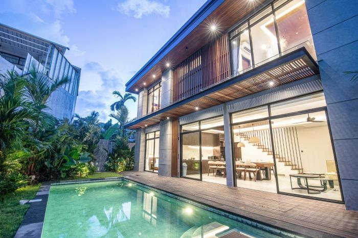 Sophisticated 5-Bedroom Canggu Retreat Near Beach