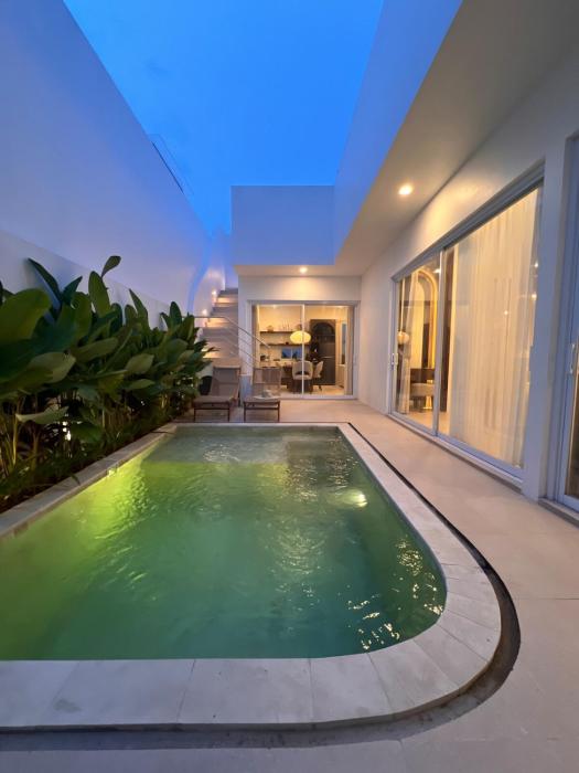 Gorgeous brand new 2br 5mn to the beach