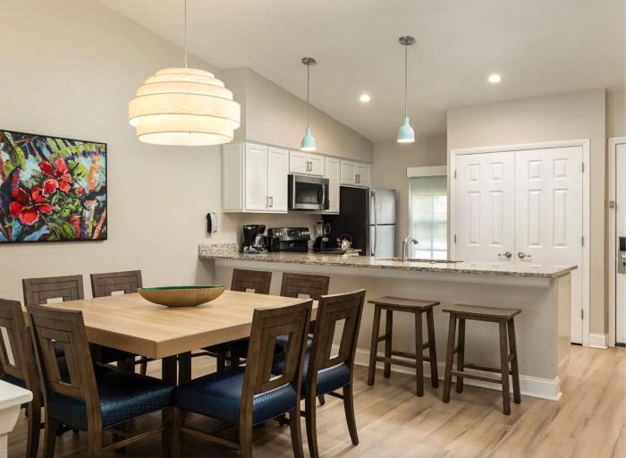 Weekly rental at Orange Lake Resort for a family of 8 people