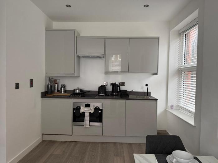 Bright 2-Bed Apartment in Bury Town Centre