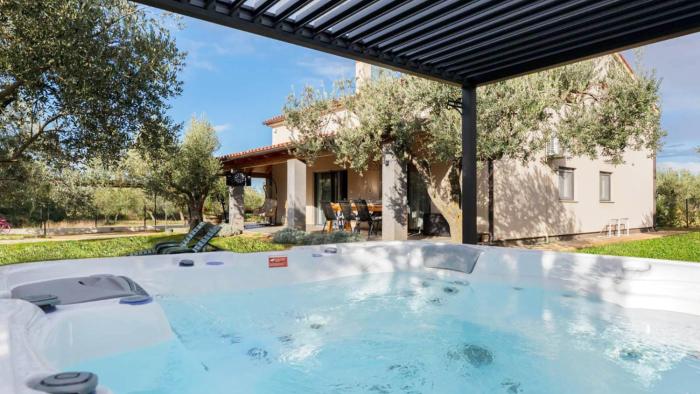 Laras Oasis by Villas Guide