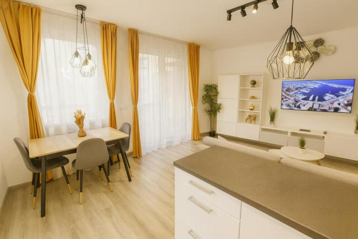 Budapest Flamingo Central Home Stay - Balcony, AC, Downtown