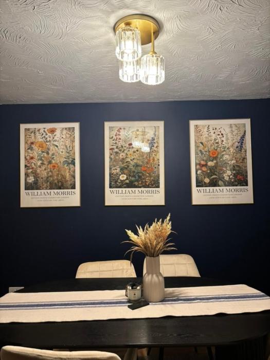 Cosy stay with easy M1 and A421 access