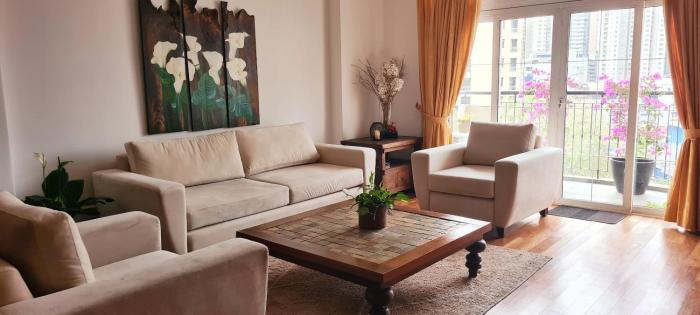 Colombo City 3 Bedroom Apartment with Pool Gym & Workdesk