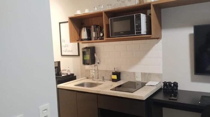 Estúdio Completo a 120 m do Metrô HMR0602