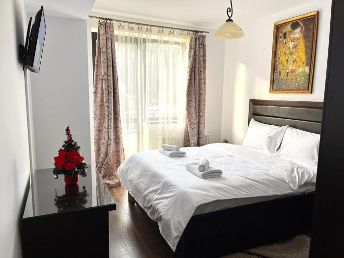 Sofias Dream Retreat - Terrace and Fireplace