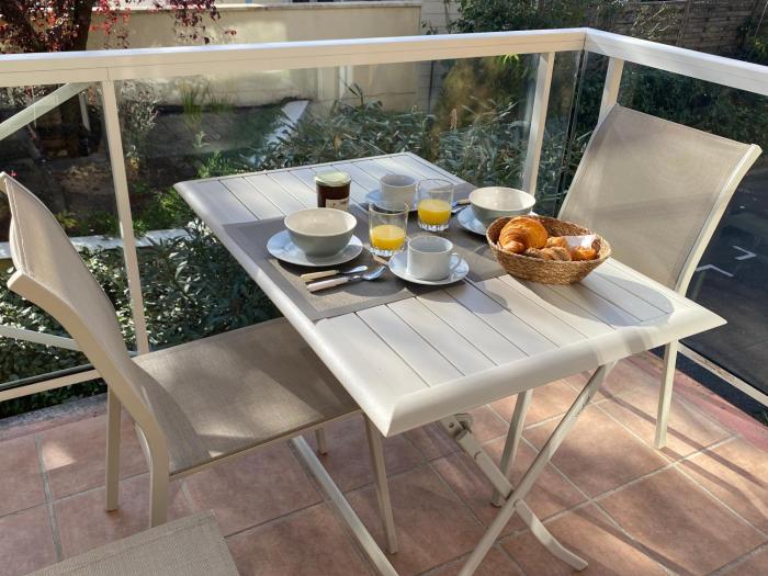 lumineux F2 avec balcon au coeur de lAiguillon