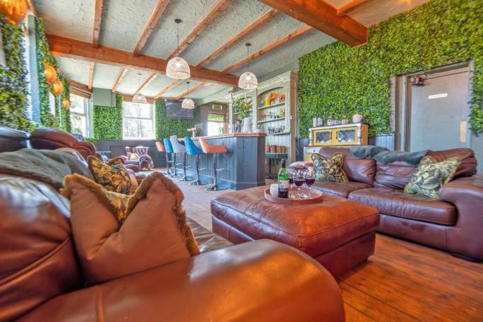 Private pub and inn waterfall country Escape