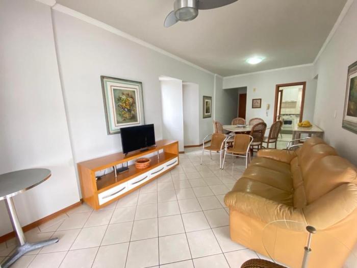 Apto na Quadra do mar • Confortável • Andar alto