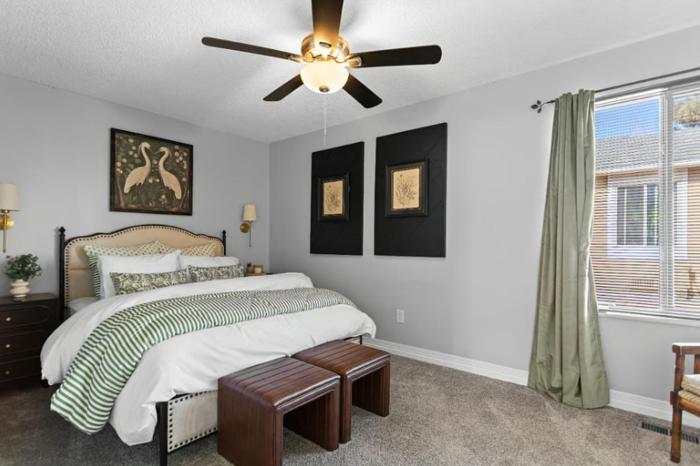 The Stark House - End-Unit Townhome - Pet Friendly