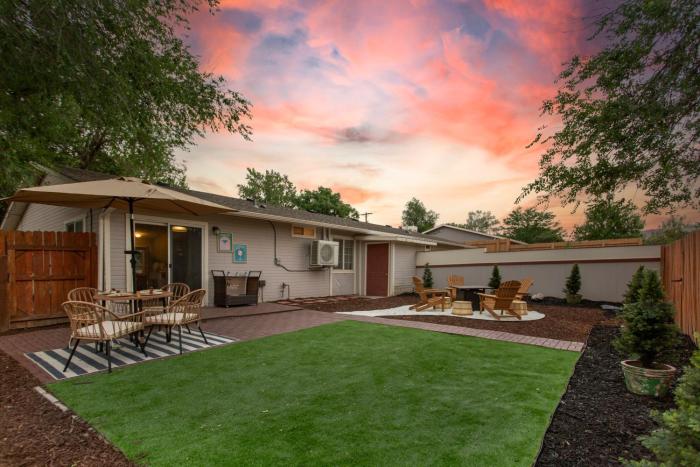 Modern Comfort Near Portal Park - Pet Friendly