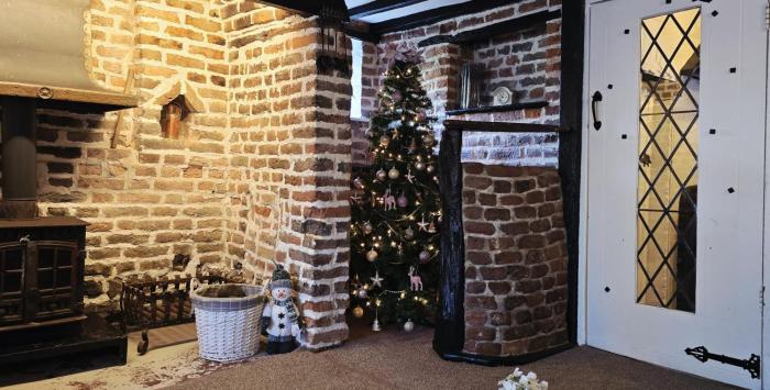 Beautiful historic cottage pets welcome