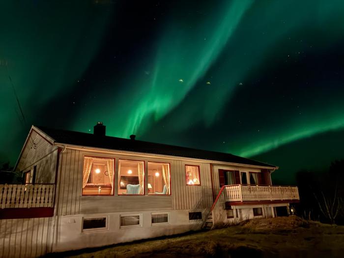 House by the sea, Ballstad Lofoten