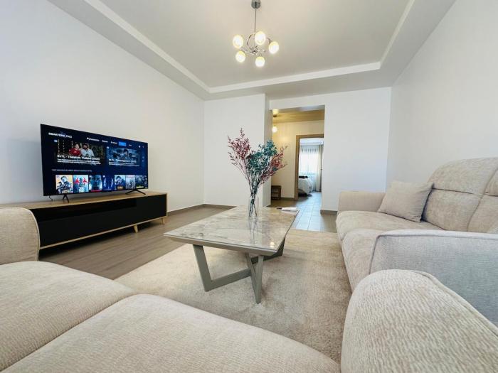 100m2 Gambetta King Bed WiFi240Mbps