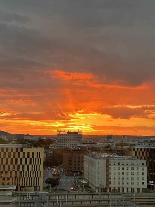 Skyline Suite Cracow - Walk to City Center & Main Train Station