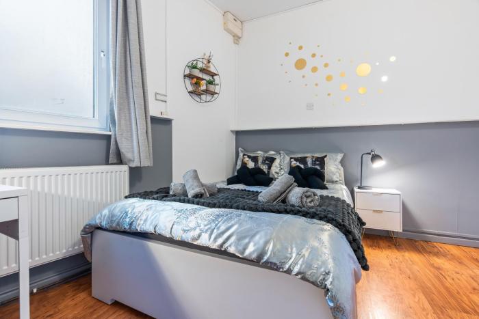 Modern 2-Bed flat NG7 Near QMC & Universities Long Stays Welcome