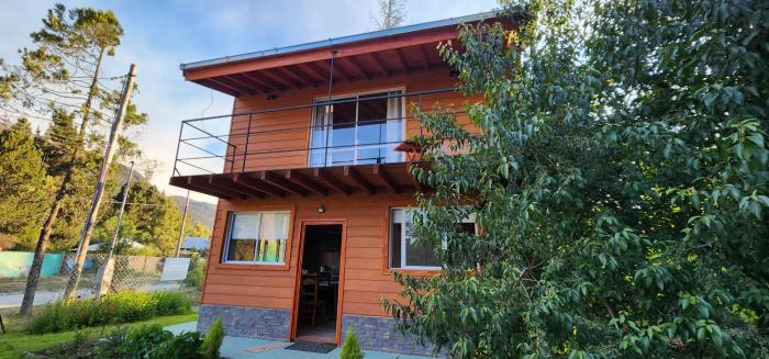 Casa entera con balcón y patio propio "altos del Rio Azul"