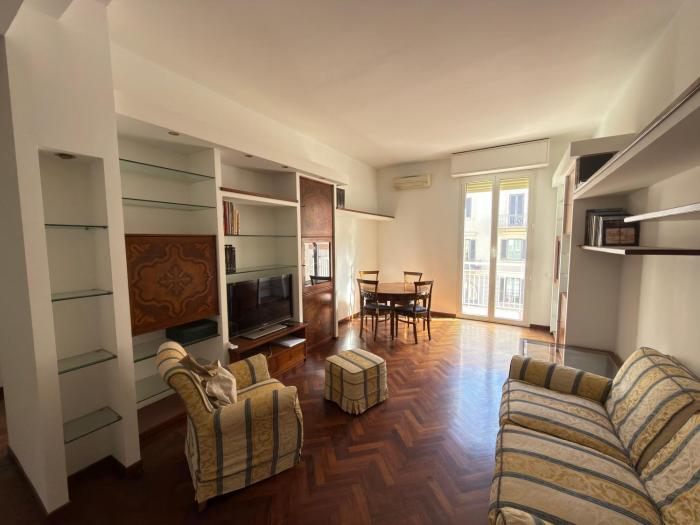 Brera Elegant Apartment - Via San Marco View
